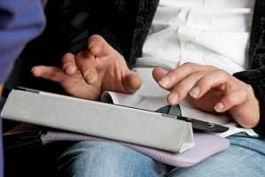 handen op ipad
